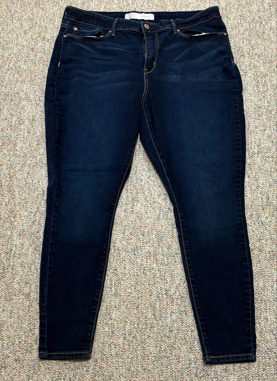 Levi's Signature Gold Mid-Rise Skinny Stretch Dark Denim Jeans Women Size 18